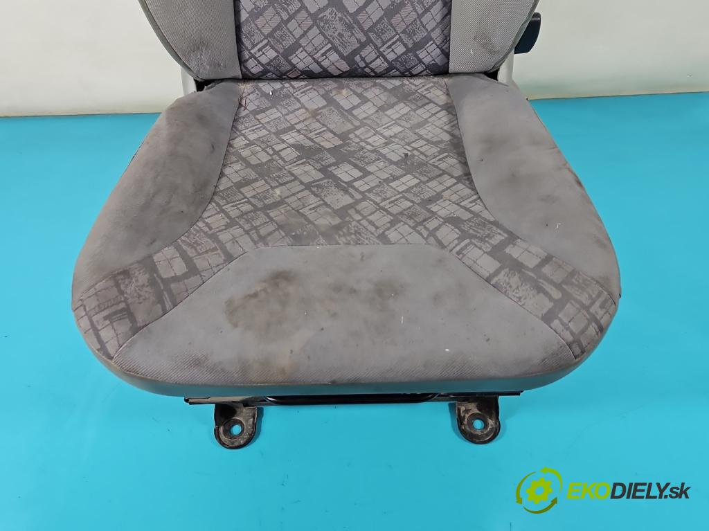 Opel Vivaro 2001-2014 1.9 cdti 101 HP manual 74 kW 1870 cm3 5- Sedačka pravý  (Sedačky, sedadlá)