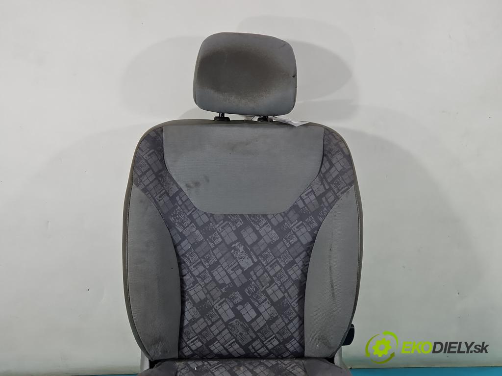 Opel Vivaro 2001-2014 1.9 cdti 101 HP manual 74 kW 1870 cm3 5- Sedačka pravý  (Sedačky, sedadlá)