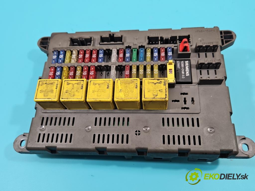 Land rover Freelander I 1998-2006 2.0 TD 98 hp manual 72 kW 1997 cm3 5- skříňka pojistková 518665104 (Pojistkové skříňky)