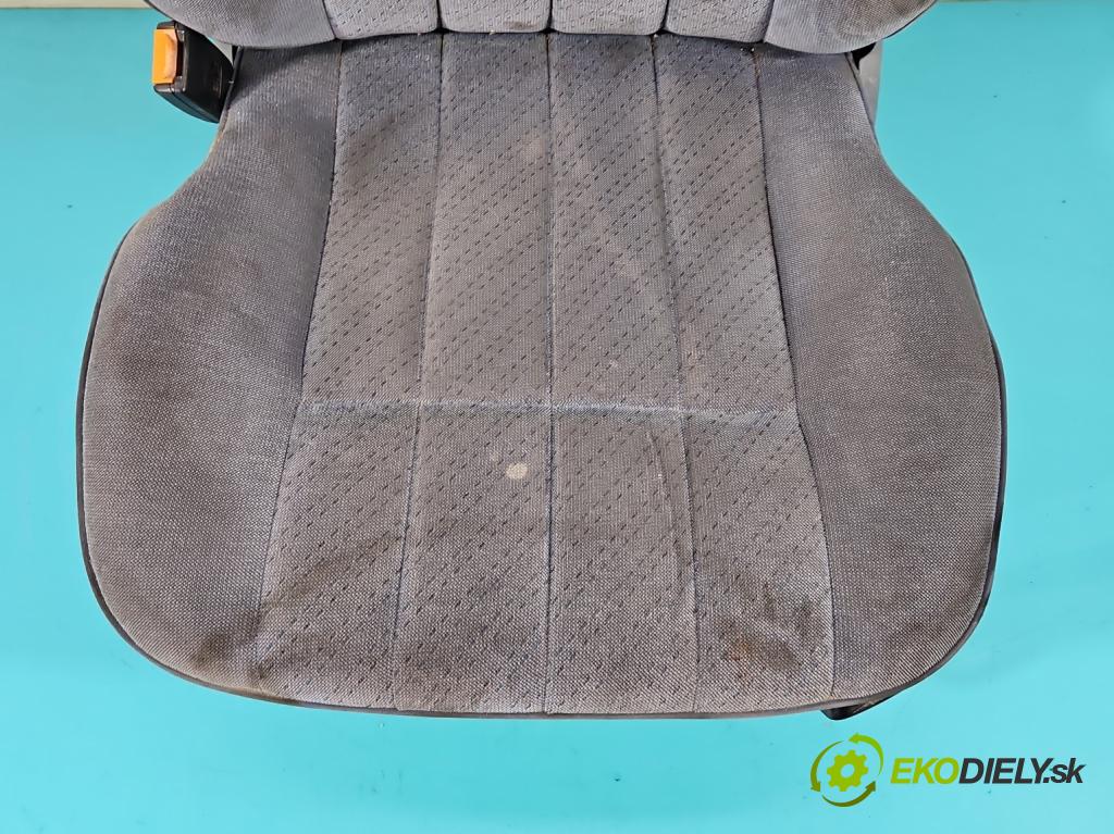 Vw Passat B3 1988-1993 1.8 90 HP manual 66 kW 1781 cm3 5- Sedačka ľavý  (Sedačky, sedadlá)