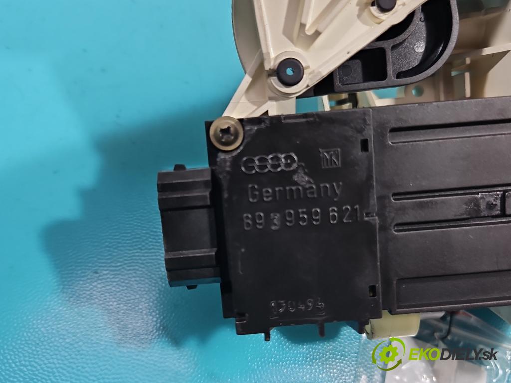 Audi 80 B4 1991-1994 2.0 90 HP manual 66 kW 1984 cm3 4- panel kúrenia 893959621