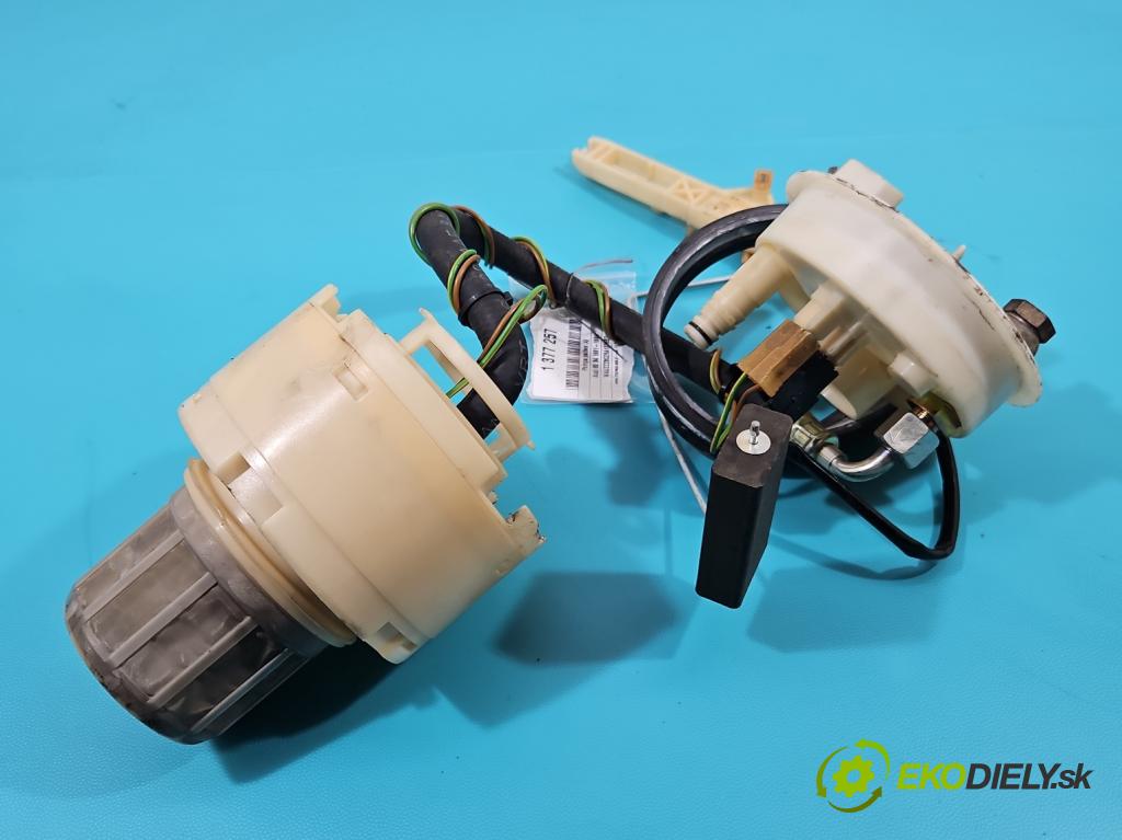 Audi 80 B4 1991-1994 2.0 90 hp manual 66 kW 1984 cm3 4- čerpadlo paliva 8A02013319A
