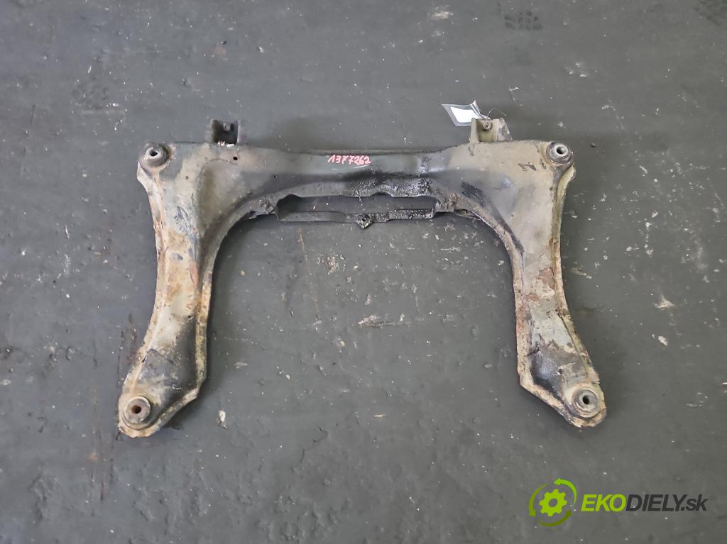 Audi 80 B4 1991-1994 2.0 90 hp manual 66 kW 1984 cm3 4- výztuha motoru 