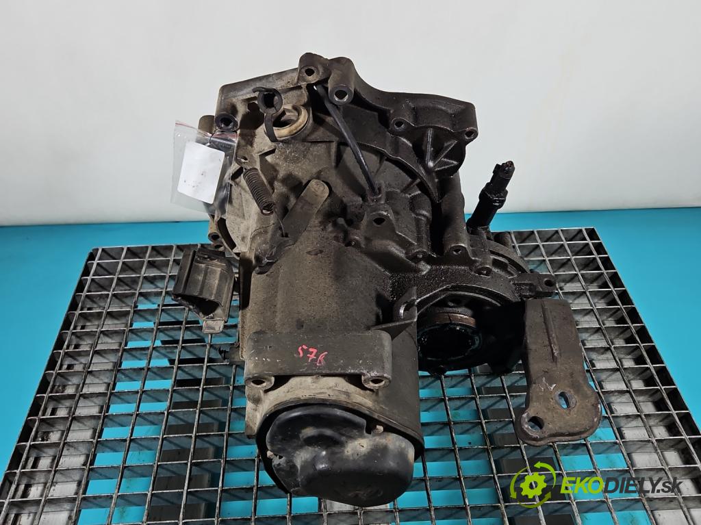 Seat Cordoba I 1993-2002 1.4 mpi 60 hp manual 44 kW 1390 cm3 4- převodovka stupňová manual DXK