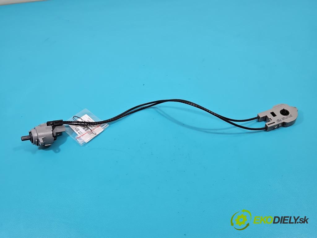 Ford Focus Mk1 1998-2004 1.8 16V 116 HP manual 85 kW 1796 cm3 5- panel kúrenia 98AB-11503-AE