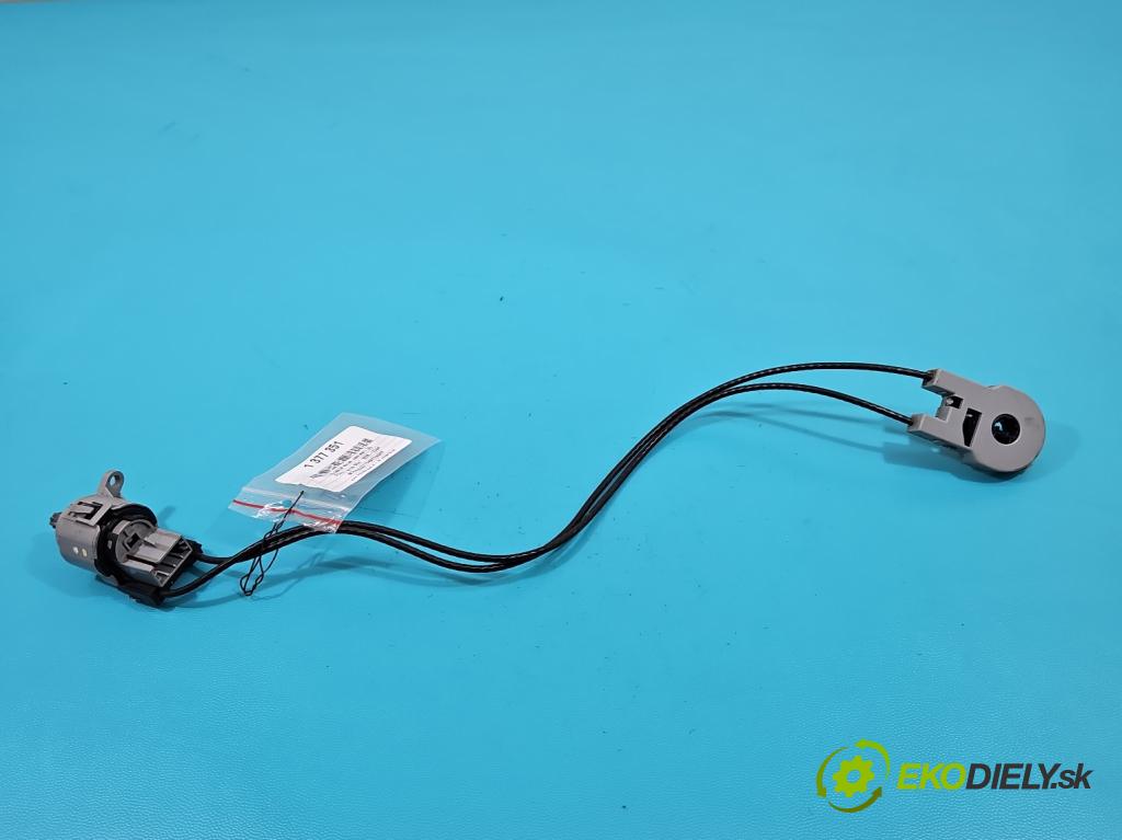 Ford Focus Mk1 1998-2004 1.8 16V 116 HP manual 85 kW 1796 cm3 5- panel kúrenia 98AB-11503-AE