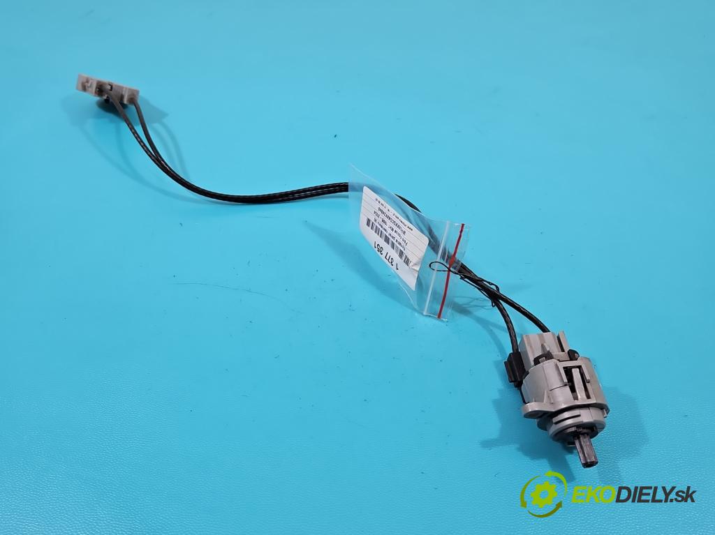 Ford Focus Mk1 1998-2004 1.8 16V 116 HP manual 85 kW 1796 cm3 5- panel kúrenia 98AB-11503-AE