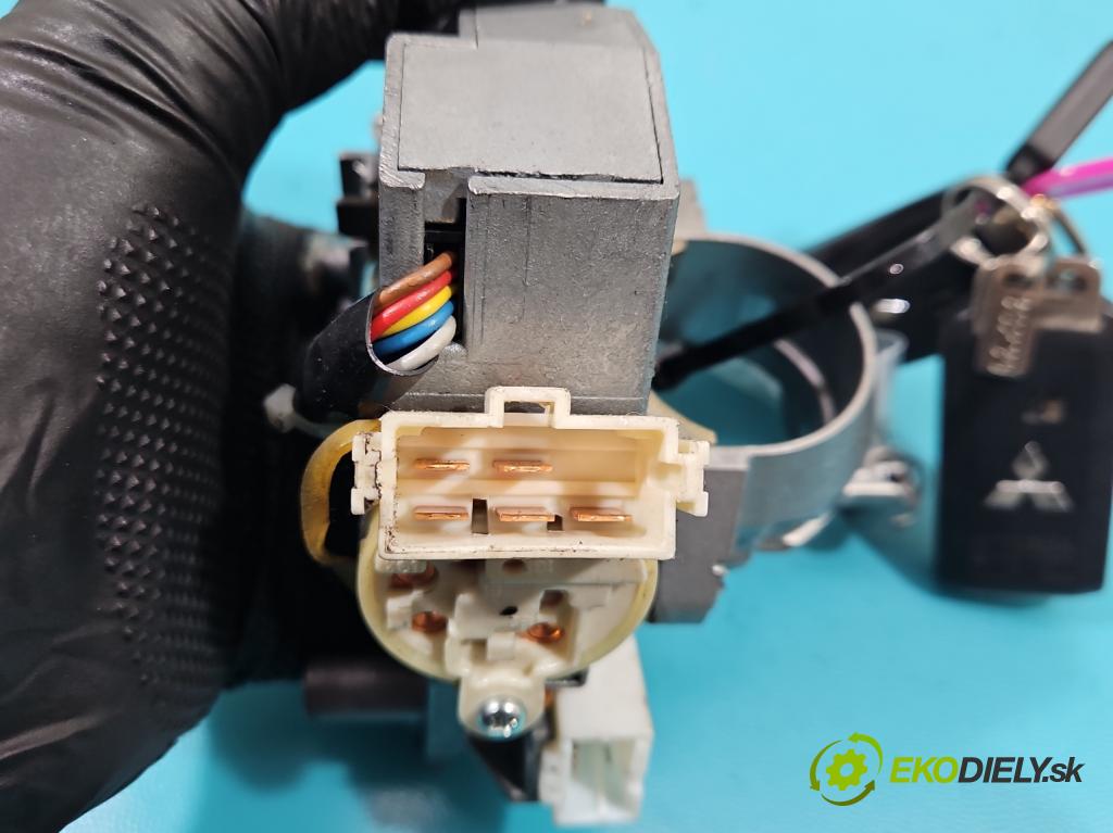 Mitsubishi Outlander II 2006-2013 2.0 DI-D 140 HP manual 103 kW 1968 cm3 5- Spínačka  (Spínacie skrinky a kľúče)