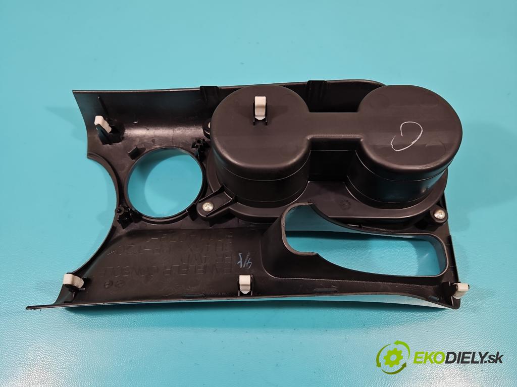 Mitsubishi Outlander II 2006-2013 2.0 DI-D 140 HP manual 103 kW 1968 cm3 5- Rukojeť: na nápoje: 8011A079 (Úchyty, držiaky na nápoje)