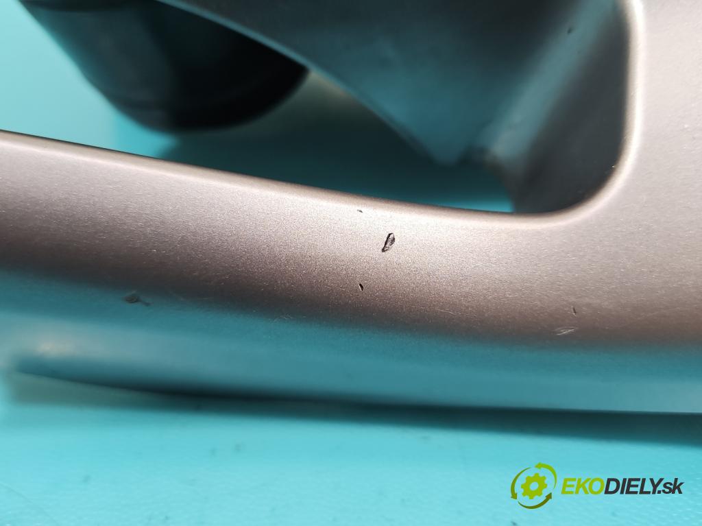 Mitsubishi Outlander II 2006-2013 2.0 DI-D 140 HP manual 103 kW 1968 cm3 5- Rukojeť: na nápoje: 8011A079 (Úchyty, držiaky na nápoje)