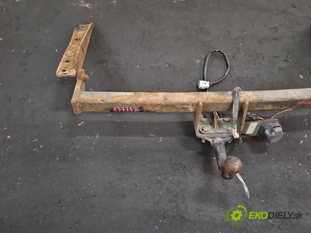 Honda CR-V I 1995-2001 2.0 16V 147 hp manual 108 kW 1973 cm3 5- oko tažné  (Tažná zařízení)