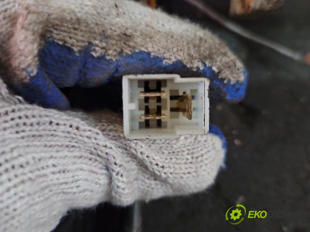 Honda CR-V I 1995-2001 2.0 16V 147 hp manual 108 kW 1973 cm3 5- oko tažné  (Tažná zařízení)