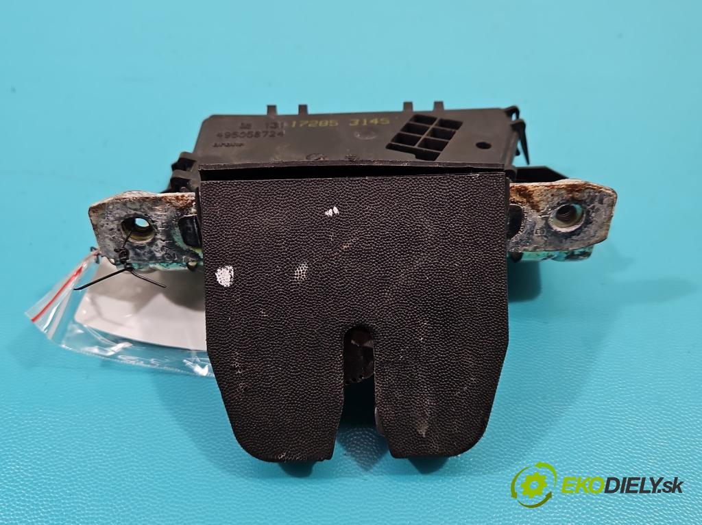 Opel Astra III 2004-2014 1.6 16V 105 hp manual 77 kW 1599 cm3 5- zámek kufrových dveří zadní 13117285