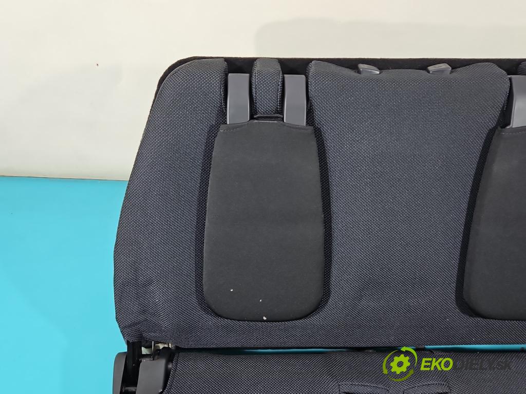 Mitsubishi Outlander II 2006-2013 2.0 DI-D 140 HP manual 103 kW 1968 cm3 5- Pohovka: zadné  (Sedačky, sedadlá)