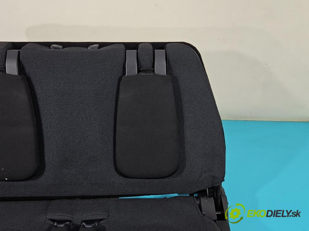 Mitsubishi Outlander II 2006-2013 2.0 DI-D 140 HP manual 103 kW 1968 cm3 5- Pohovka: zadné  (Sedačky, sedadlá)