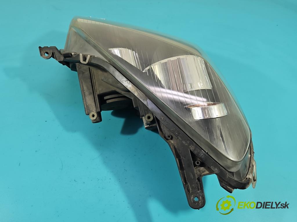 Opel Astra III 2004-2014 1.6 16V 105 HP manual 77 kW 1599 cm3 5- Reflektor: pravý  (Pravé)