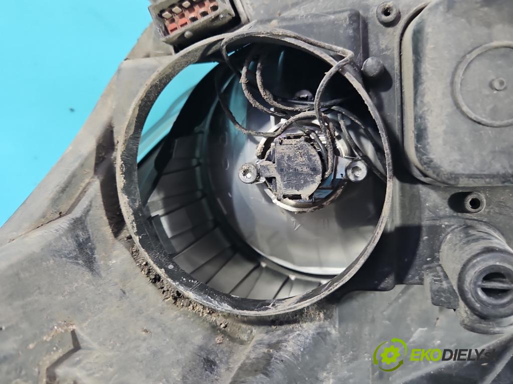 Opel Astra III 2004-2014 1.6 16V 105 HP manual 77 kW 1599 cm3 5- Reflektor: pravý  (Pravé)