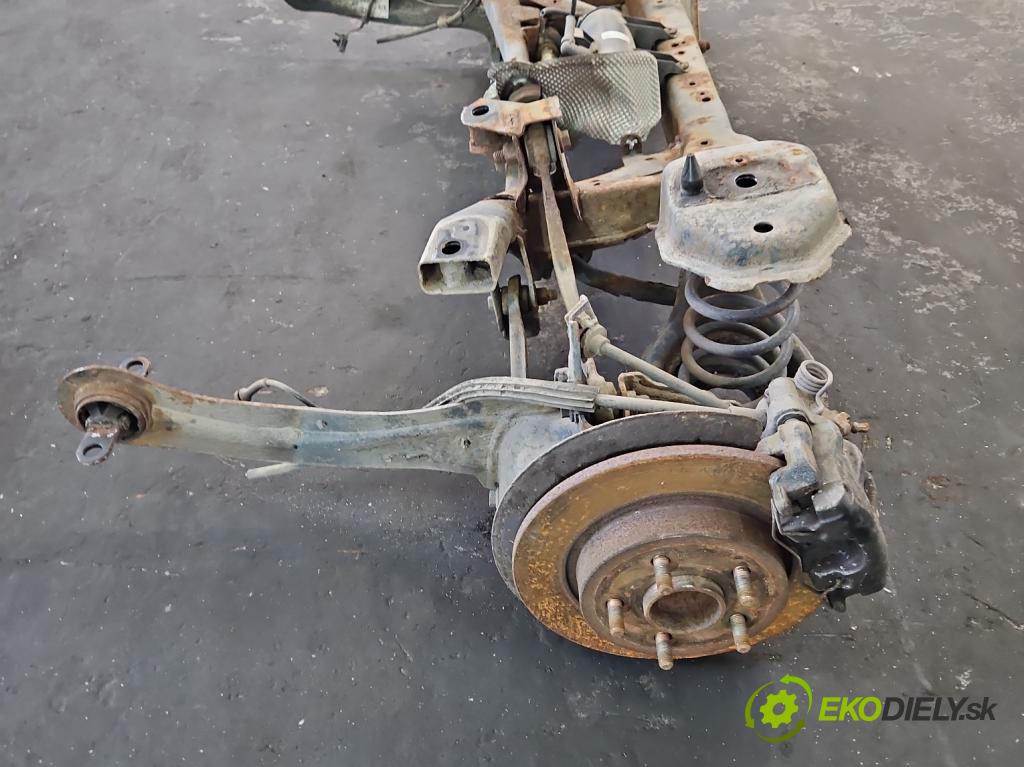 Ford Focus Mk3 2010-2018 1.6 16V 125 hp manual 92 kW 1596 cm3 5- zadní výztuha  (Výztuhy zadní)