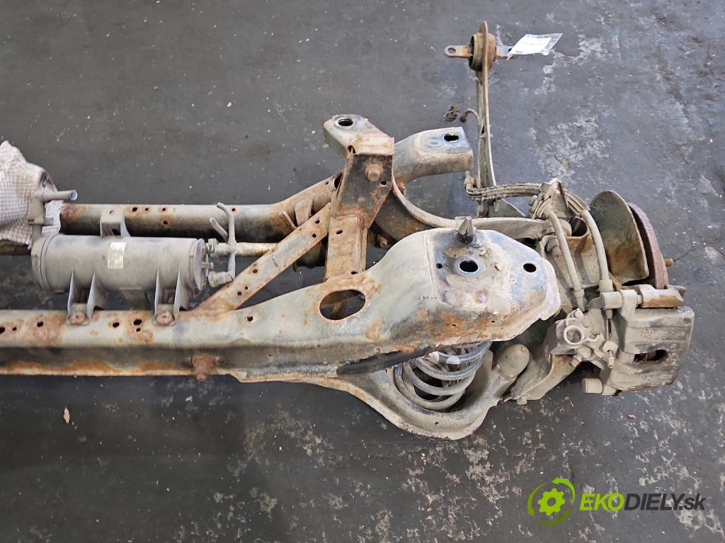 Ford Focus Mk3 2010-2018 1.6 16V 125 hp manual 92 kW 1596 cm3 5- zadní výztuha  (Výztuhy zadní)