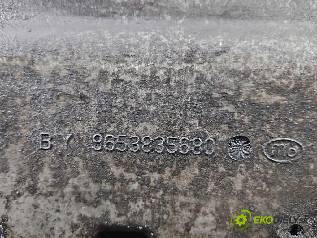 Volvo V50 2.0d 136 HP manual 100 kW 1997 cm3 5- vaňa olejová 9653835680 (Olejové vane)