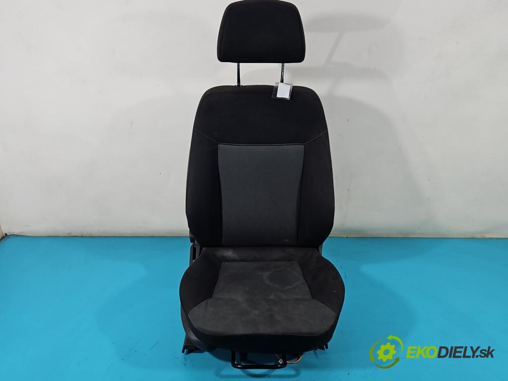Opel Astra III 2004-2014 1.6 16V 105 HP manual 77 kW 1599 cm3 5- Sedačka pravý  (Sedačky, sedadlá)