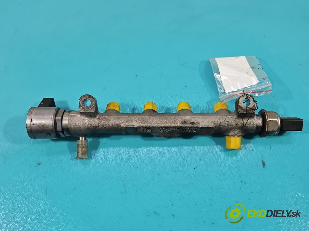 Vw Passat B8 2014 - 2.0 tdi 150 HP automatic 110 kW 1968 cm3 5- lišta vstrekovacia 04L089G (Vstrekovacie lišty)