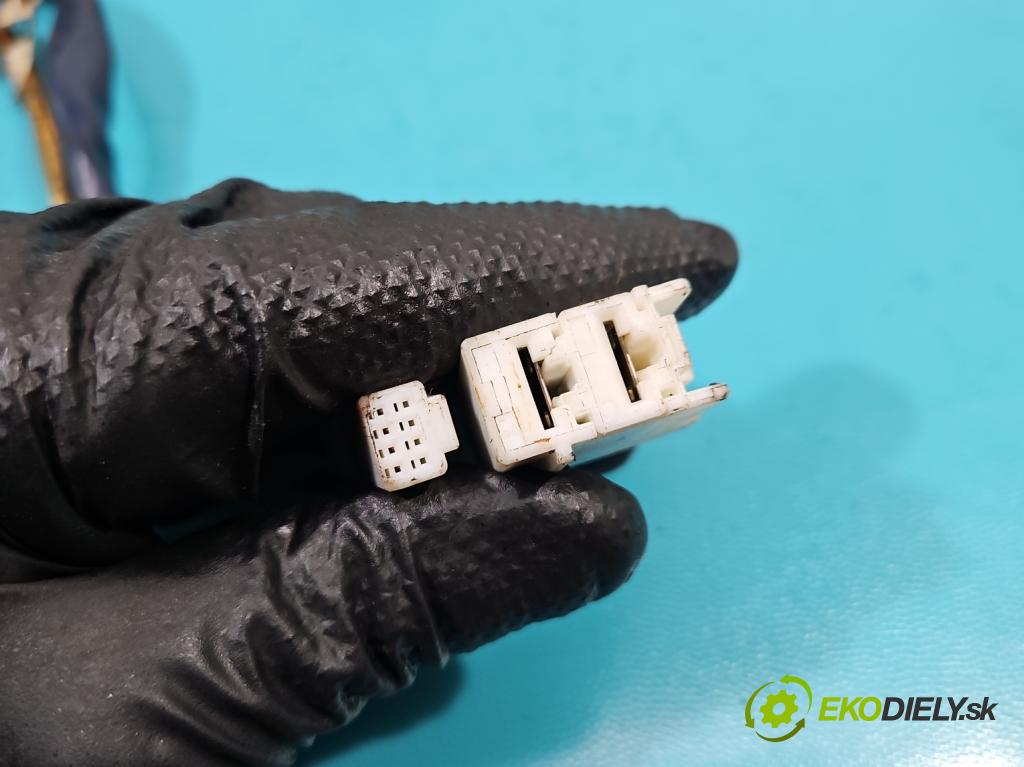 Toyota Yaris II 2005-2011 1.0 vvti 69KM manual 51 kW 998 cm3 5- čerpadlo posilovač  (Servočerpadlá, pumpy riadenia)