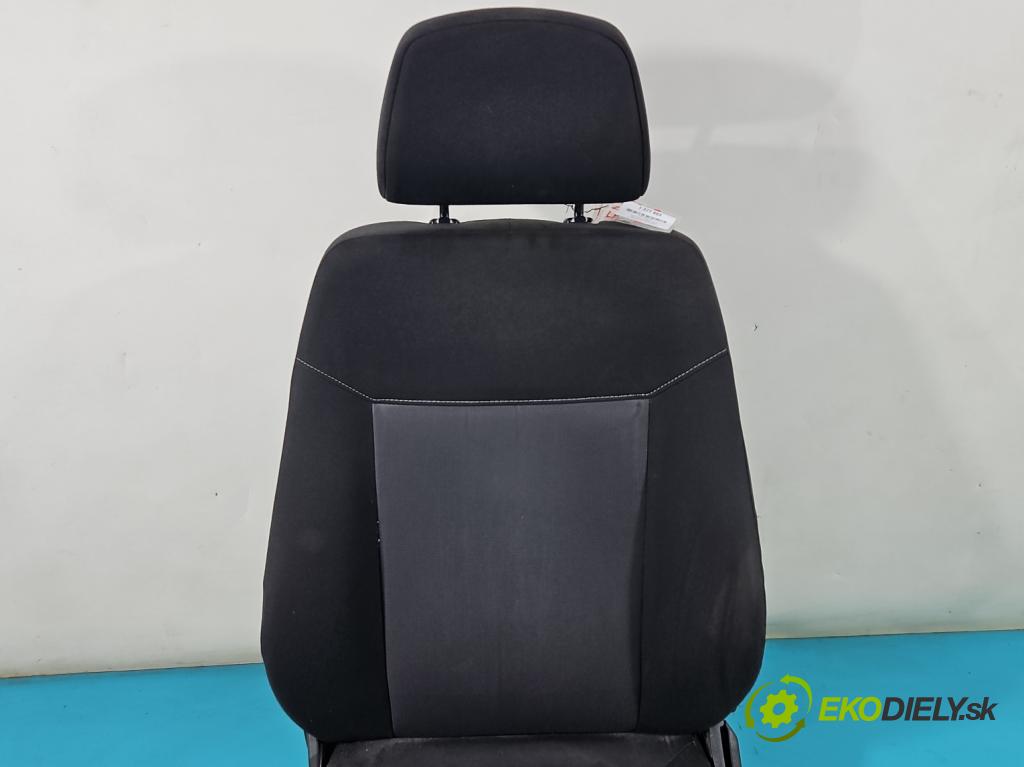 Opel Zafira B 2005-2014 1.9 cdti 150 HP manual 110 kW 1910 cm3 5- Sedačka ľavý  (Sedačky, sedadlá)