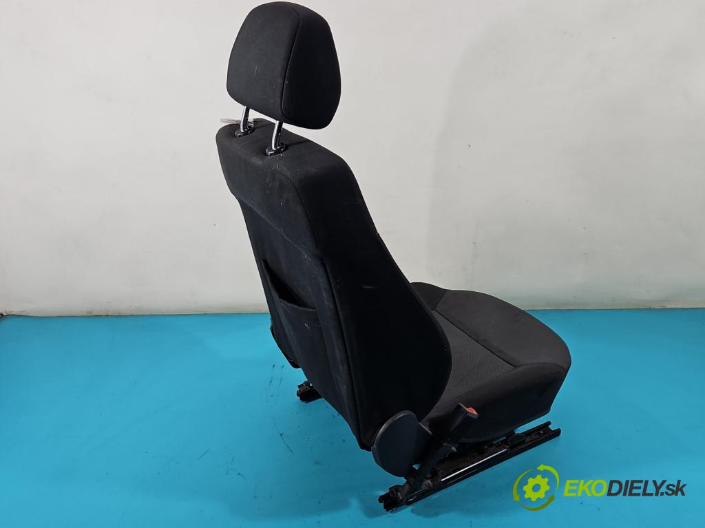 Opel Zafira B 2005-2014 1.9 cdti 150 HP manual 110 kW 1910 cm3 5- Sedačka ľavý  (Sedačky, sedadlá)