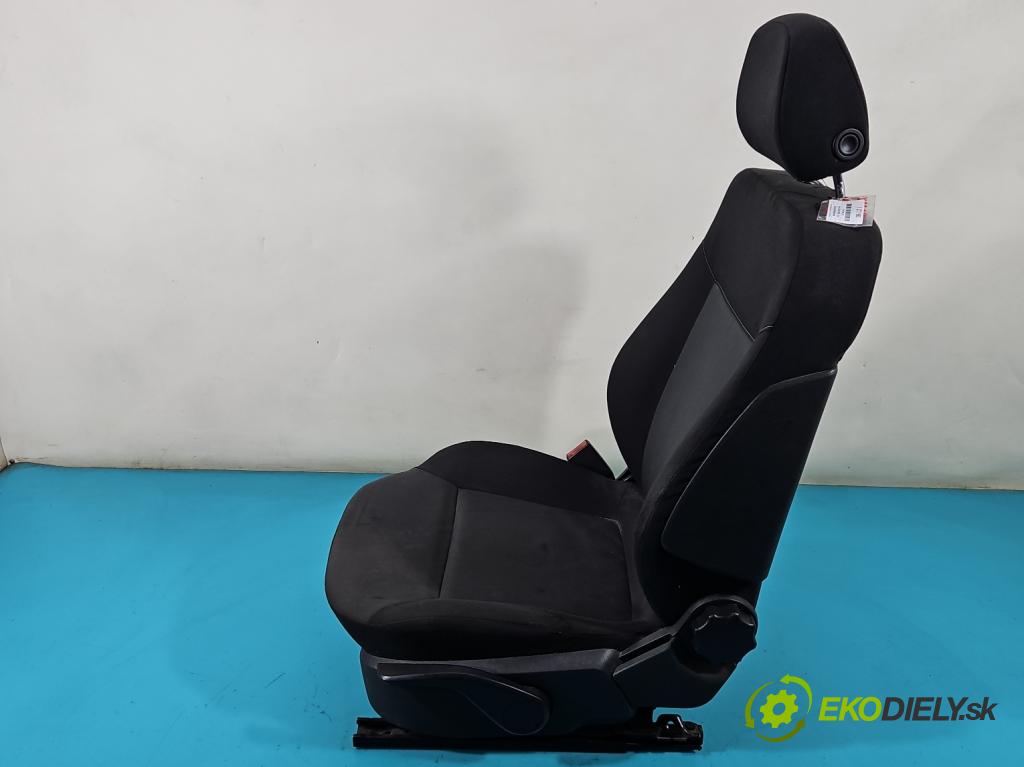 Opel Zafira B 2005-2014 1.9 cdti 150 HP manual 110 kW 1910 cm3 5- Sedačka ľavý  (Sedačky, sedadlá)