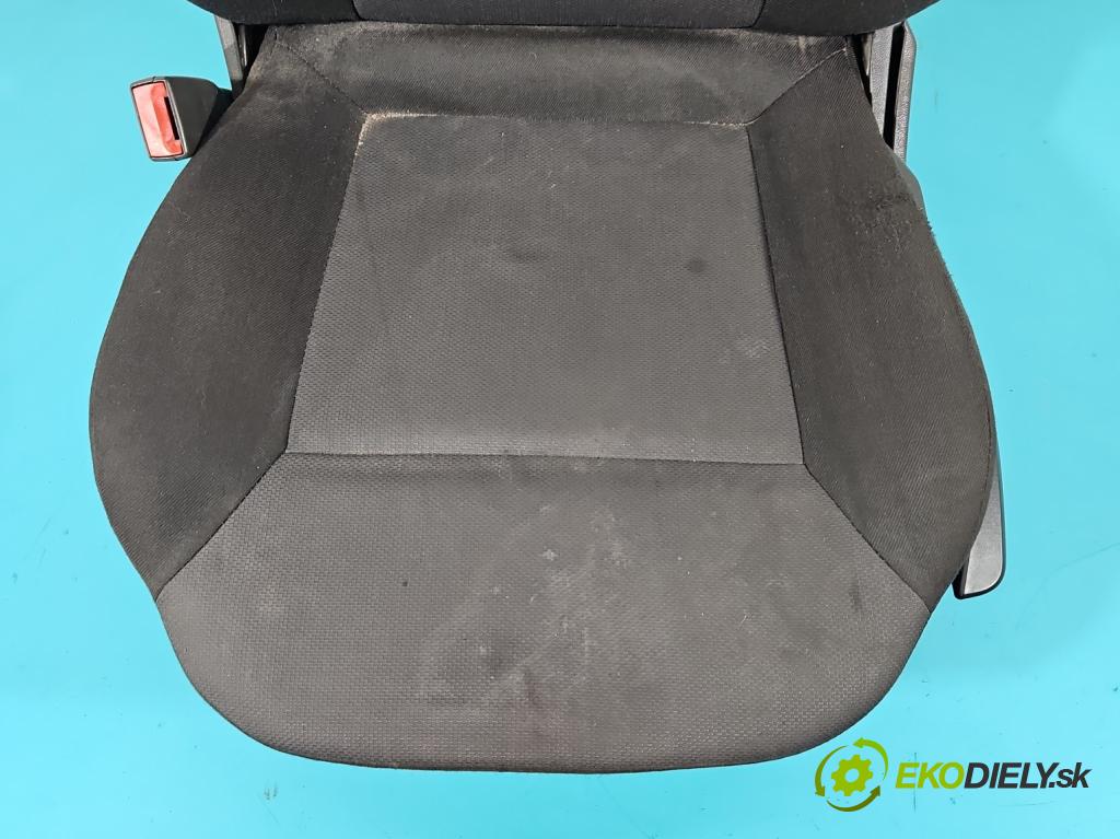 Opel Zafira B 2005-2014 1.9 cdti 150 HP manual 110 kW 1910 cm3 5- Sedačka ľavý  (Sedačky, sedadlá)