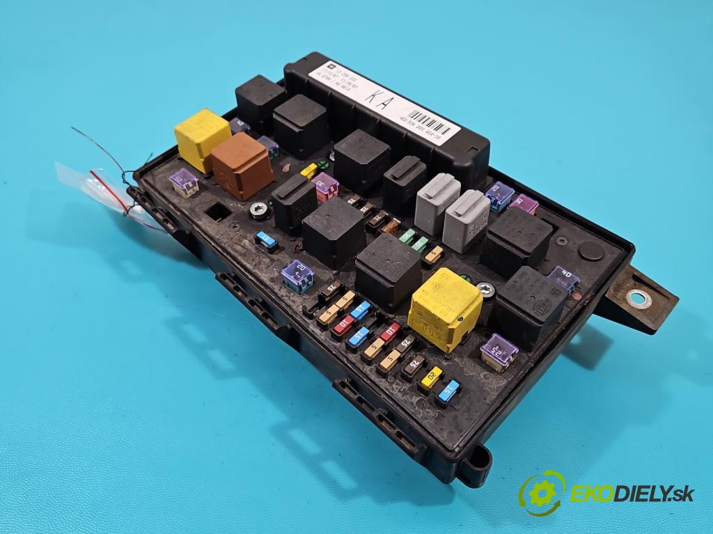 Opel Zafira B 2005-2014 1.9 cdti 150 hp manual 110 kW 1910 cm3 5- skříňka pojistková 13250232 (Pojistkové skříňky)