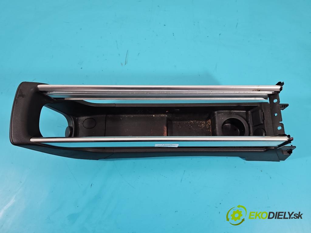 Opel Meriva B 2010-2017 1.4 T 120 HP manual 88 kW 1364 cm3 5- operadlo  (Lakťové opierky)