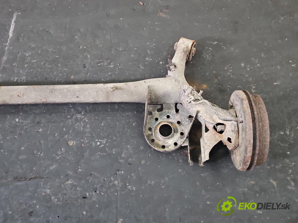 Toyota Yaris II 2005-2011 1.0 vvti 69KM manual 51 kW 998 cm3 5- zadní výztuha  (Výztuhy zadní)