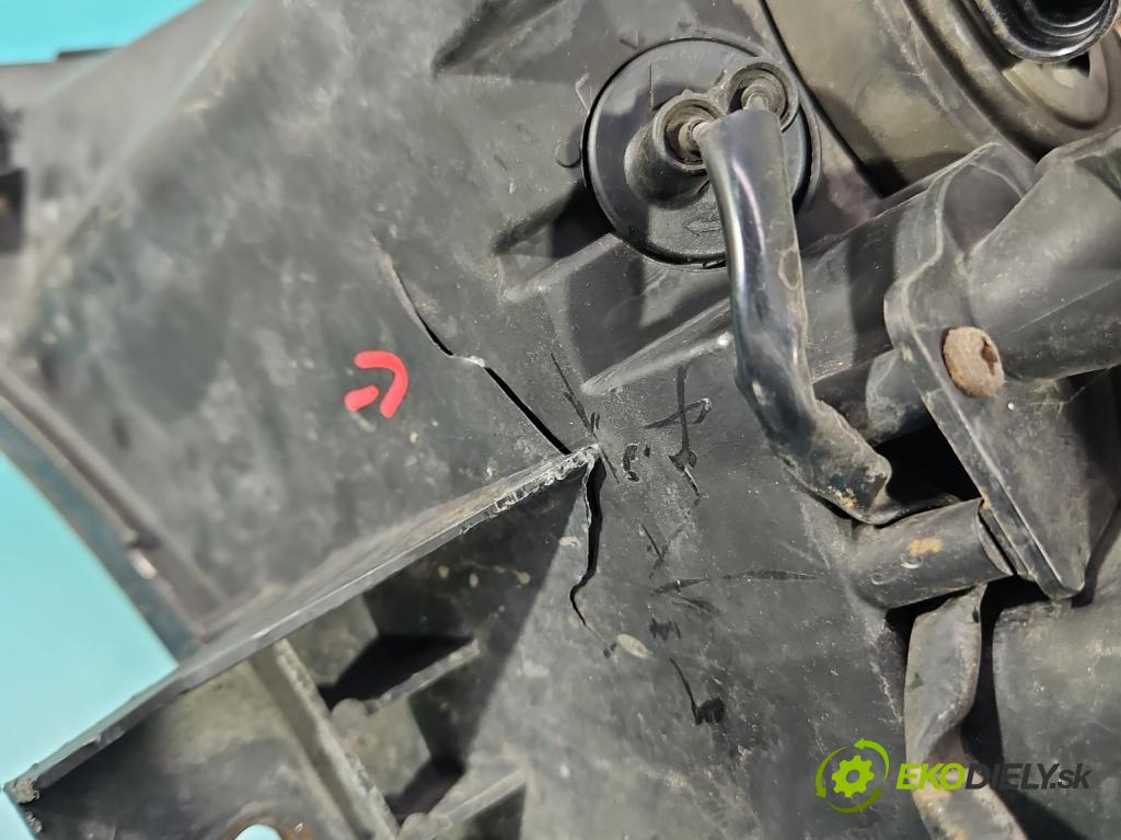 Mitsubishi Outlander II 2006-2013 2.0 DI-D 140 HP manual 103 kW 1968 cm3 5- Reflektor: pravý  (Pravé)