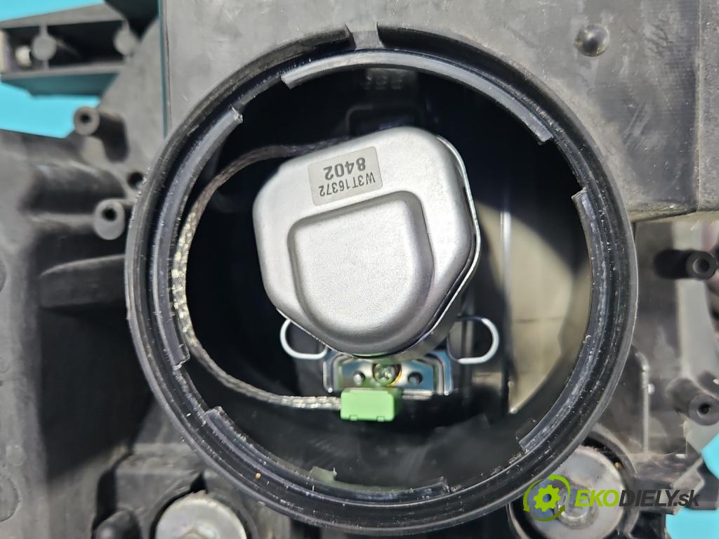 Mitsubishi Outlander II 2006-2013 2.0 DI-D 140 HP manual 103 kW 1968 cm3 5- Reflektor: pravý  (Pravé)