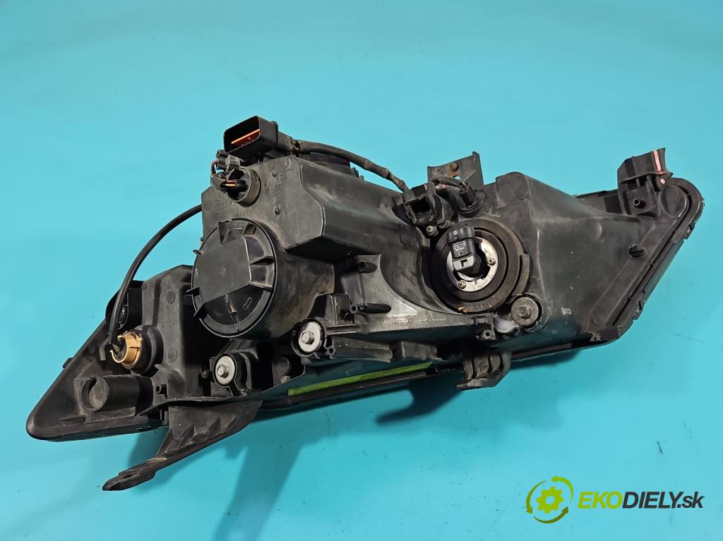 Mitsubishi Outlander II 2006-2013 2.0 DI-D 140 HP manual 103 kW 1968 cm3 5- Reflektor: pravý  (Pravé)