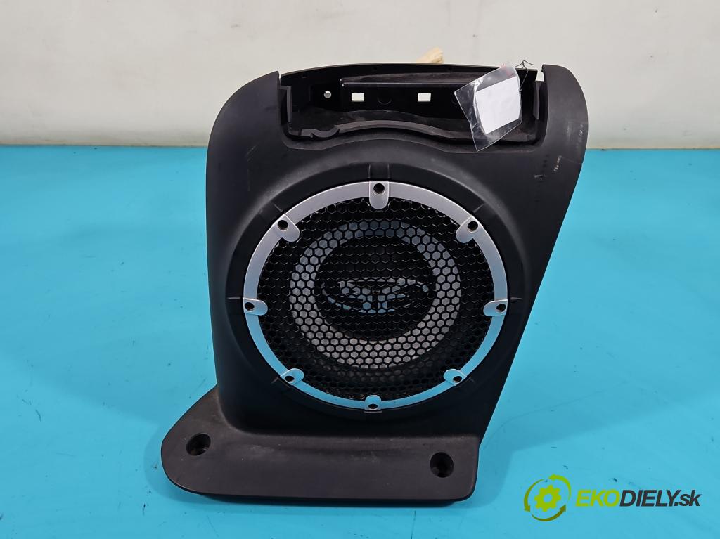 Mitsubishi Outlander II 2006-2013 2.0 DI-D 140 HP manual 103 kW 1968 cm3 5- Subwoofer:  (Audio zariadenia)