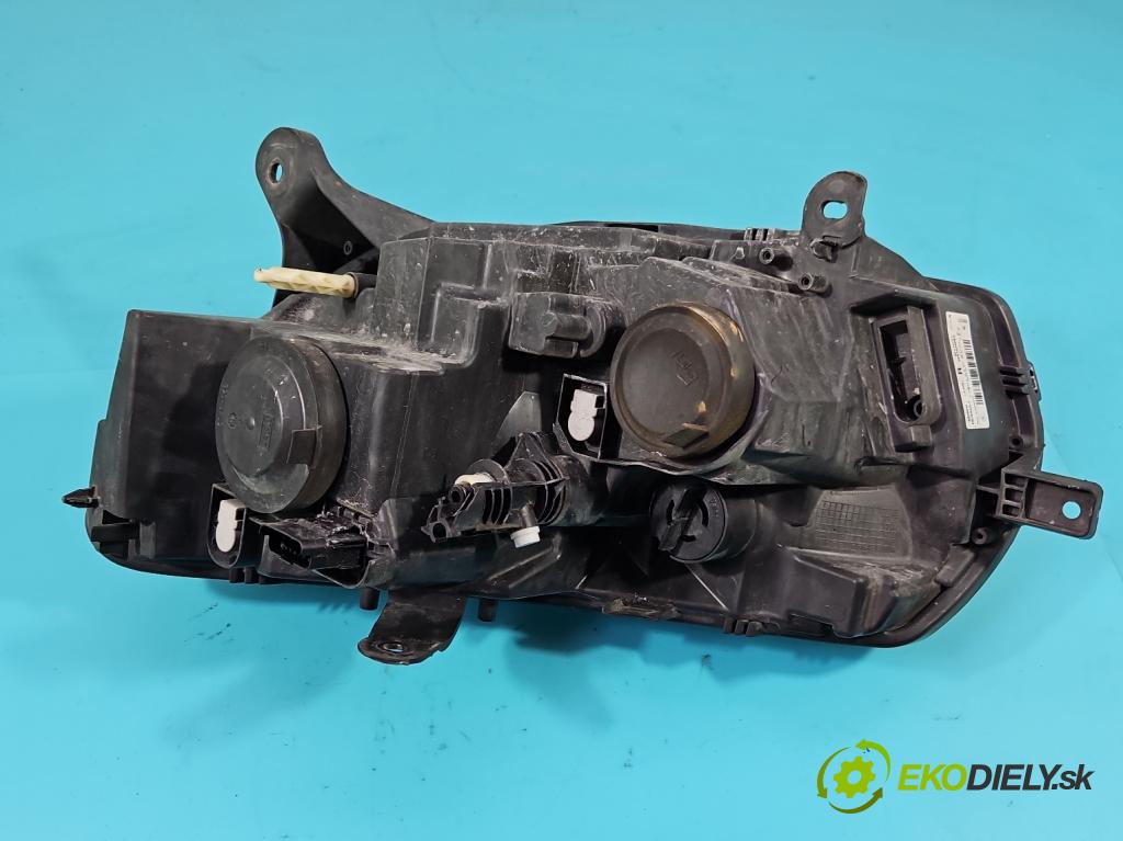 Dacia Sandero II 2012-2020 1.0 12V SCe: 73 HP manual 54 kW 999 cm3 5- Reflektor: pravý 260103529R (Pravé)