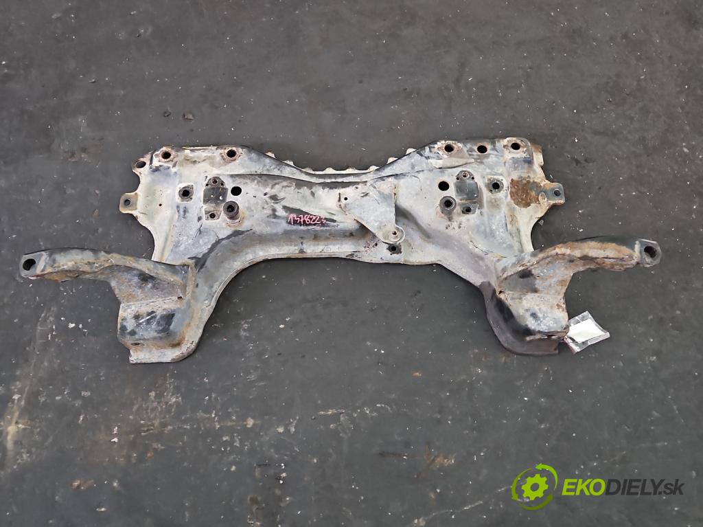 Ford Focus Mk1 1998-2004 1.6 16V 101 hp manual 74 kW 1596 cm3 5- výztuha motoru 