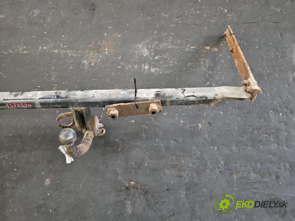 Ford Focus Mk1 1998-2004 1.6 16V 101 hp manual 74 kW 1596 cm3 5- oko tažné  (Tažná zařízení)