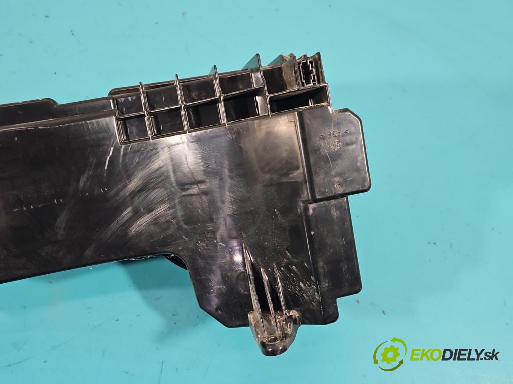 Audi A7 4G 2010-2018 3.0 tdi 272 HP automatic 200 kW 2967 cm3 5- Subwoofer: 4G8035382 (Audio zariadenia)