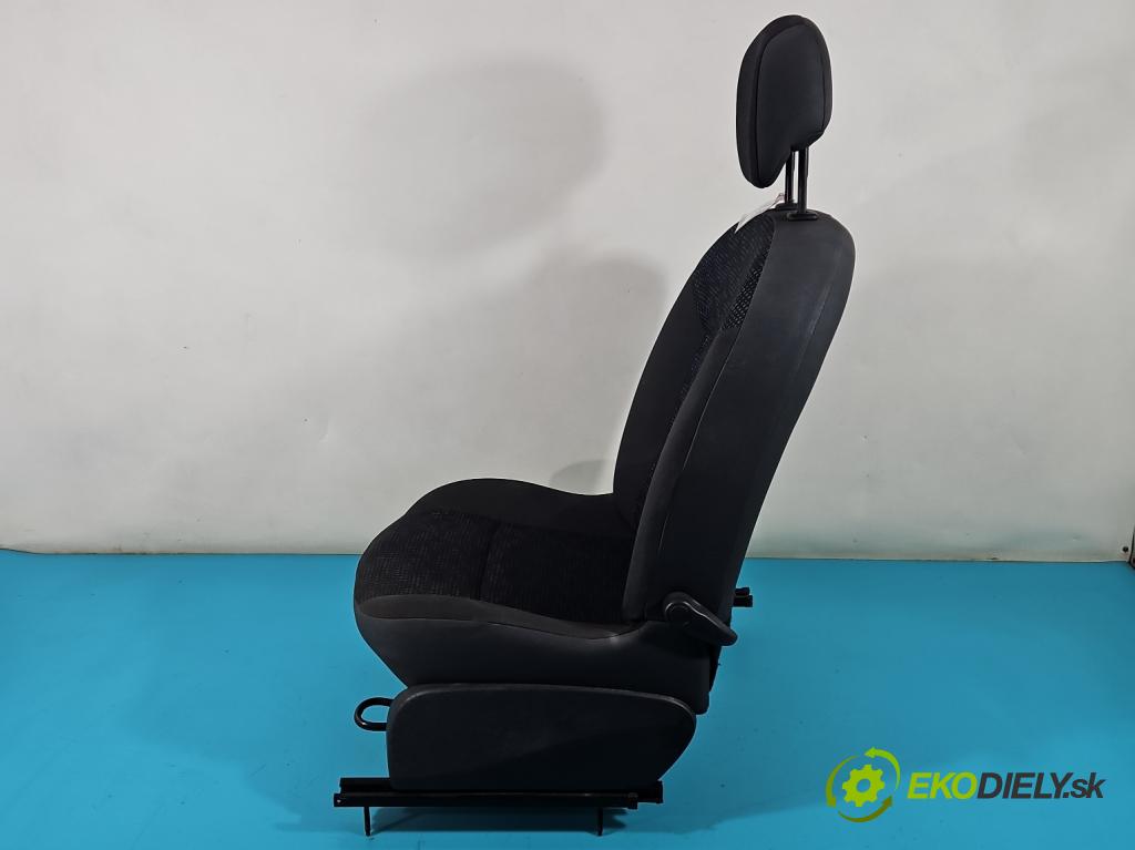 Renault Twingo II 2007-2014 1,2.0 16V 75 HP manual 55 kW 1149 cm3 3- Sedačka ľavý  (Sedačky, sedadlá)