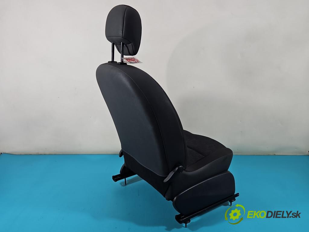 Renault Twingo II 2007-2014 1,2.0 16V 75 HP manual 55 kW 1149 cm3 3- Sedačka pravý (Sedačky, sedadlá)