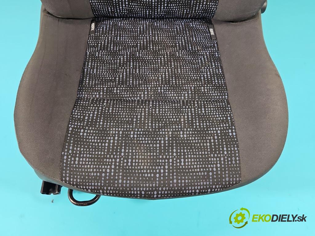 Renault Twingo II 2007-2014 1,2.0 16V 75 HP manual 55 kW 1149 cm3 3- Sedačka pravý (Sedačky, sedadlá)