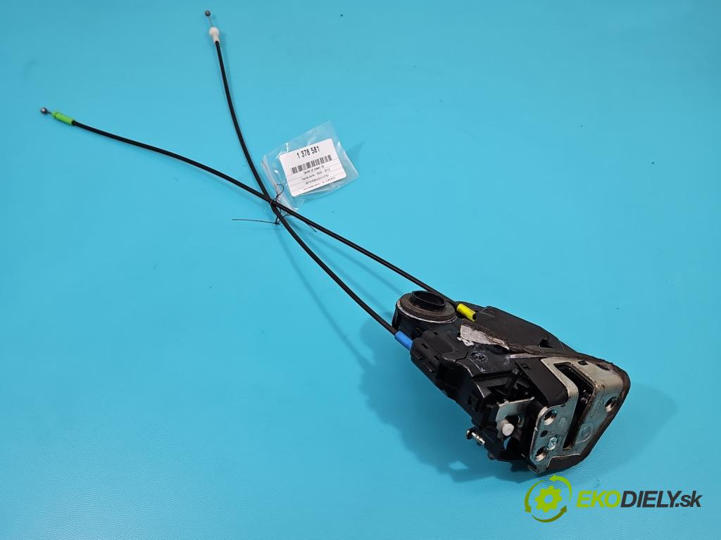 Toyota Auris I 2006-2013 1.6 vvti 124 hp manual 91 kW 1598 cm3 5- zámek zadní pravý 