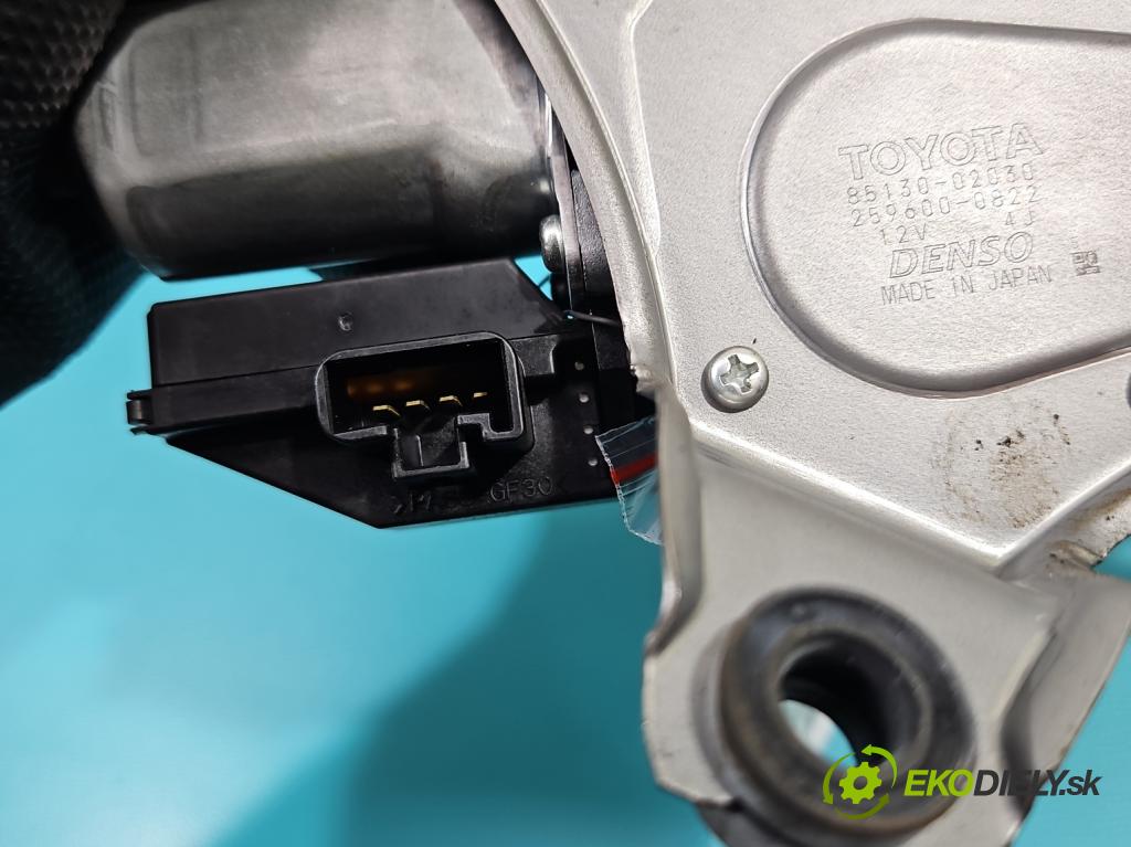 Toyota Auris I 2006-2013 1.6 vvti 124hp manual 91 kW 1598 cm3 5- motor stieračov zadné
