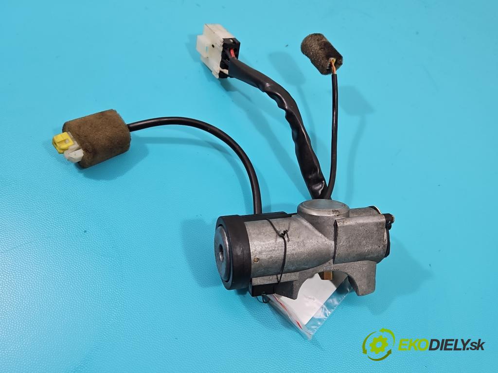 Nissan Serena 2.3d 75 HP manual 55 kW 2283 cm3 5- Spínačka  (Spínacie skrinky a kľúče)