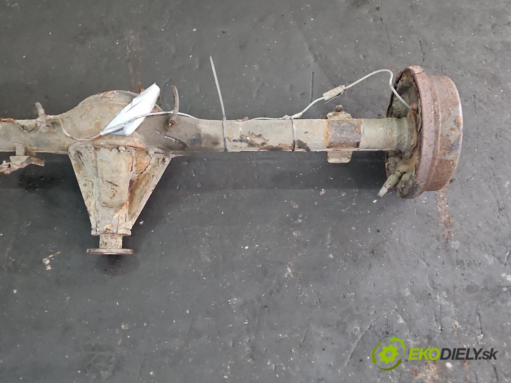 Nissan Serena 2.3d 75 HP manual 55 kW 2283 cm3 5- Most: zadní: