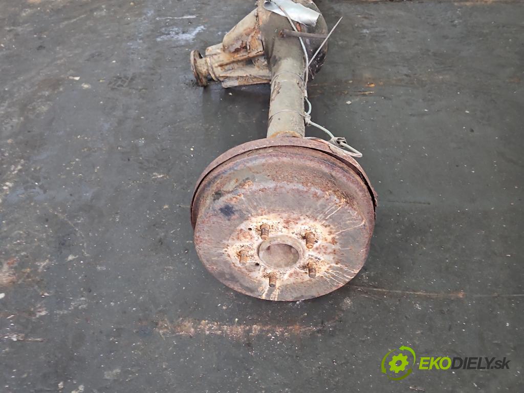 Nissan Serena 2.3d 75 HP manual 55 kW 2283 cm3 5- Most: zadní: